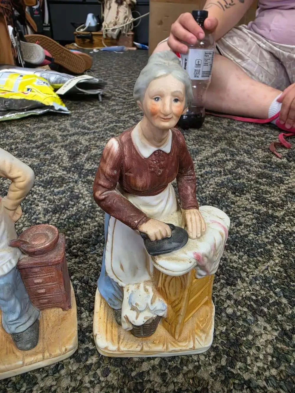 Ardco Vintage Elderly Couple Cooking And Ironing Figurines Set C-3442